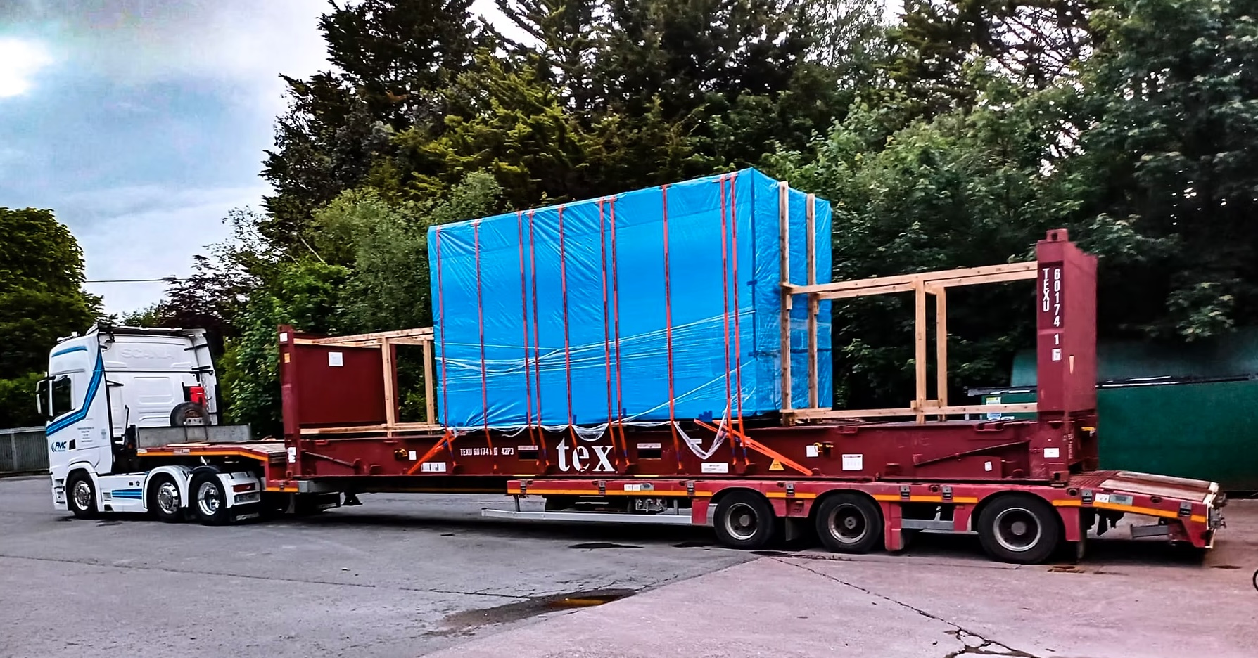 FMC extendable lowloader trailer with abnormal load