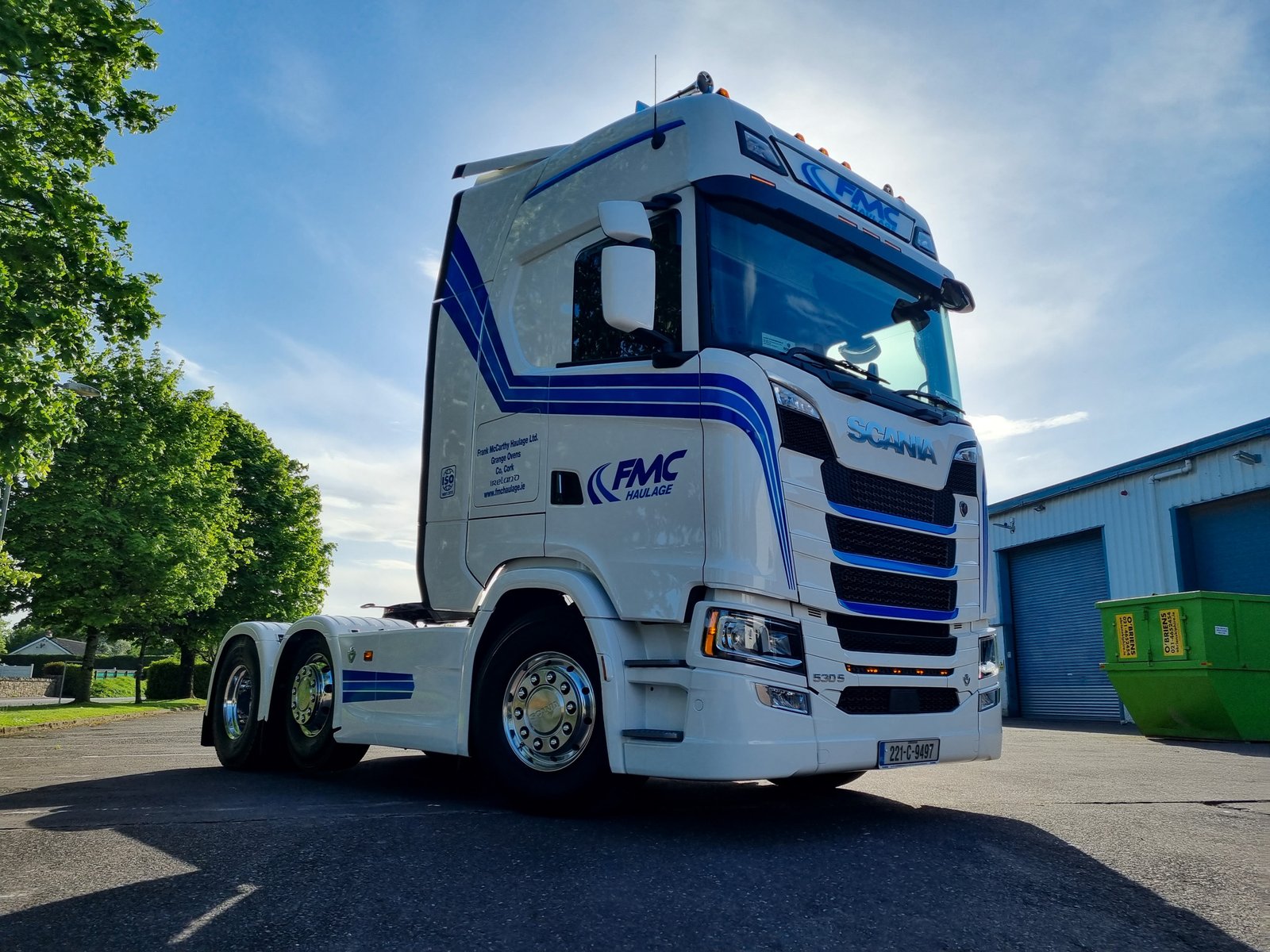 FMC Scania 530S in golden hour at the yard